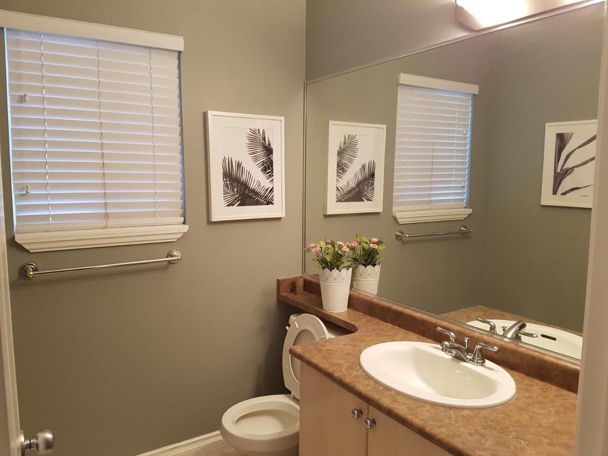 Berkshire Homestay Coquitlam Exteriör bild
