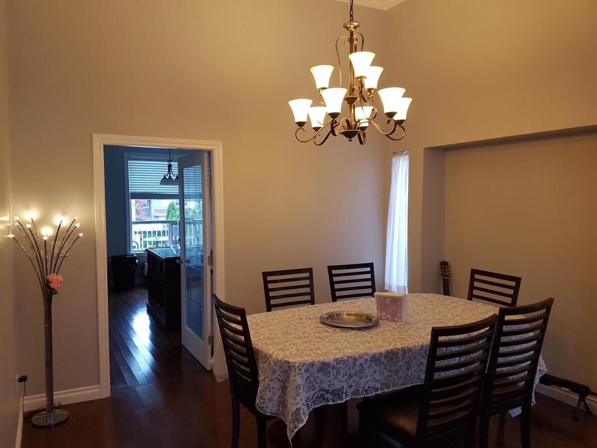 Berkshire Homestay Coquitlam Exteriör bild